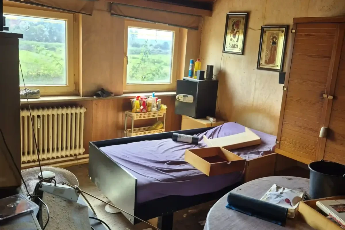 Raucher Schlafzimmer Entrümpeln